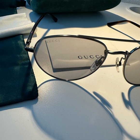 Gucci Sunglasses w flex Hinge made in Italy ULP01ayxen authentic w cloth & Case - Picture 1 of 16